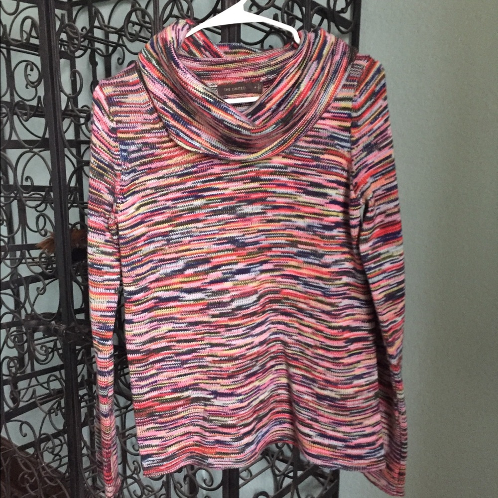 Cowl neck short sweater